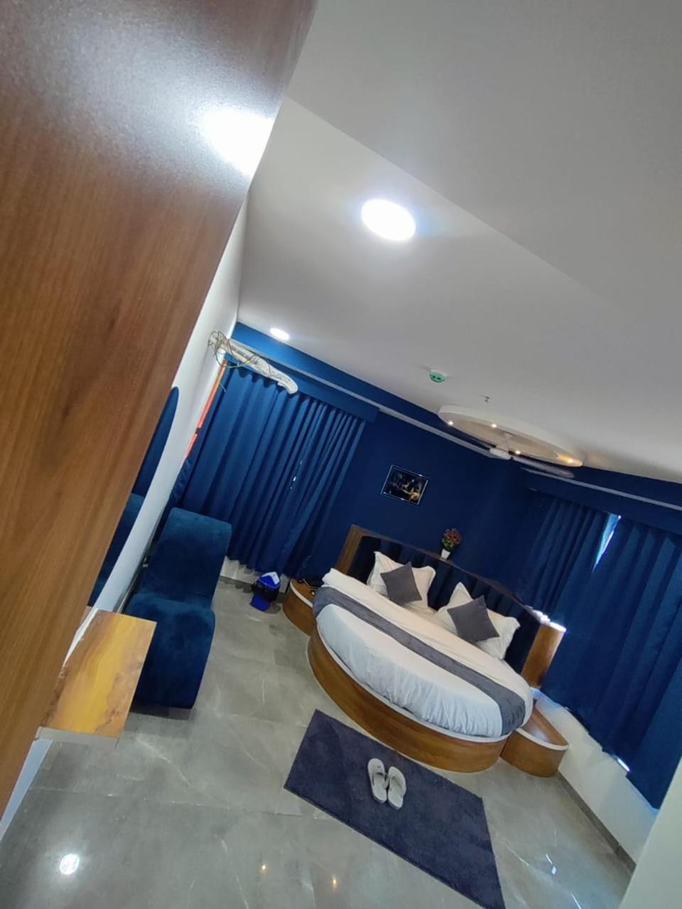 Hotel Lee Park Ahmedabad Eksteriør billede